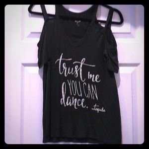 Army green cold shoulder tee Francesca’s NWOT